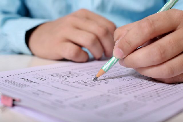 Test pisemny czy ustny, który egzamin wolą studenci?