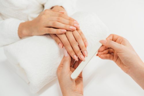 Jakie są zalety manicure hybrydowego?