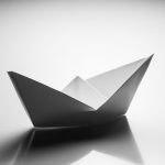 Jak zrobić łódkę z papieru? Łatwa instrukcja